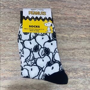 NEW Unisex Peanuts Crew Socks